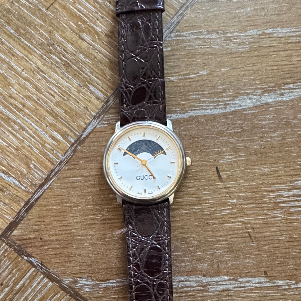 Gucci Moonphase Watch in Brown Leather and Gold-tone